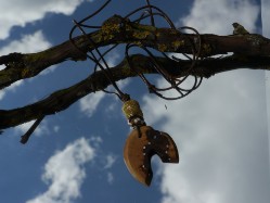Holz-/Rindenschmuck